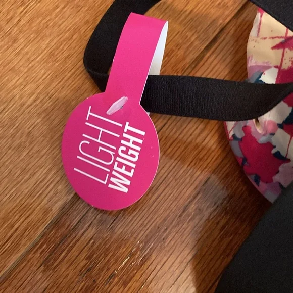 NWT 2 Maidenform and 1 Hanes TSHIRT soft bra.